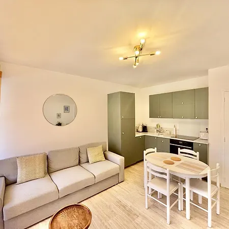 Colonel Hebert Deux Pieces Climatise Appartement *